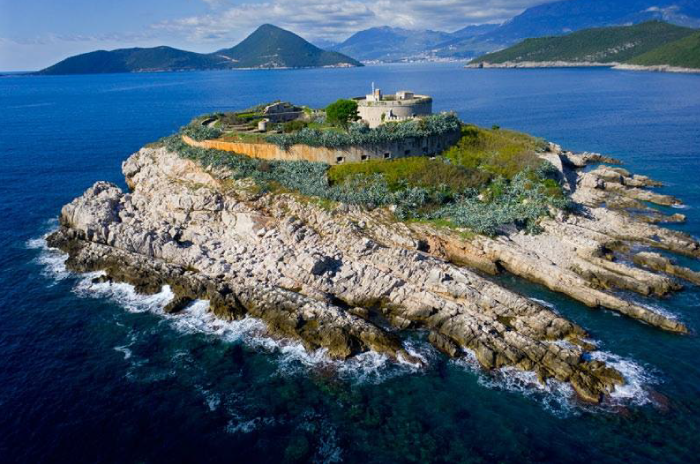 yacht-rent-montenegro-fort-mamula-dreamsail.me